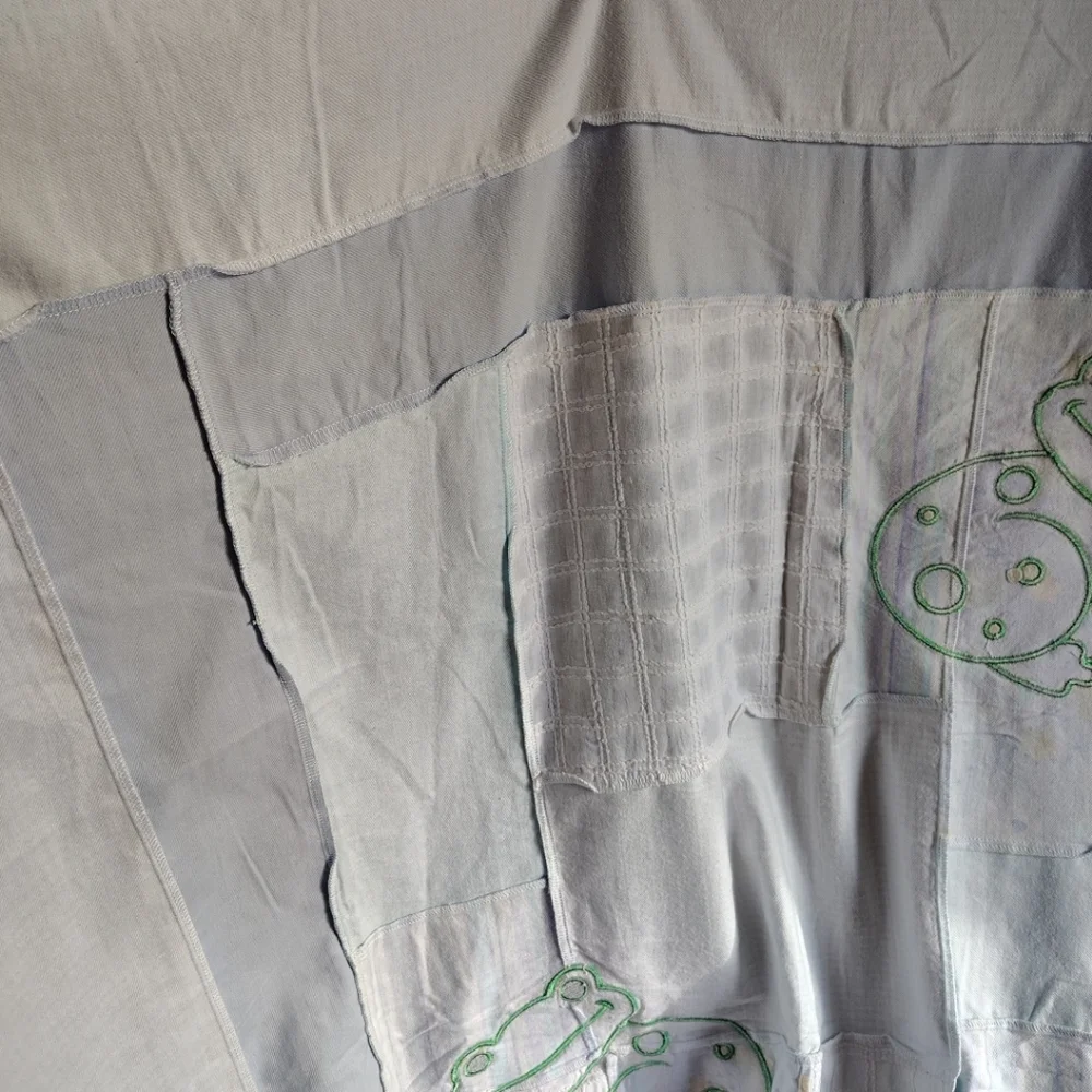 Unfinished Baby Quilt Top Patchwork Embroidered Frog Graphic 38
